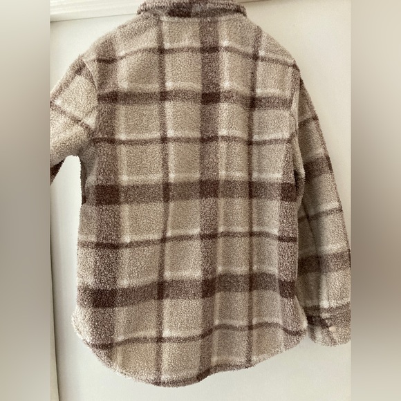 Shacket - Picture 10 of 14